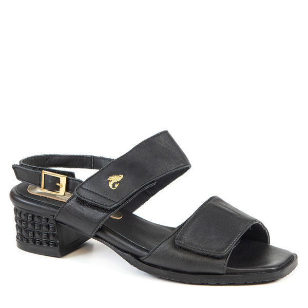 CELINE classy heeled black sandal