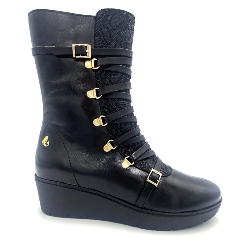 Black boot 1581