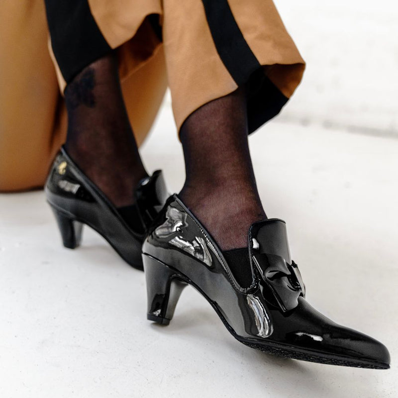 OPRAH black patent heel