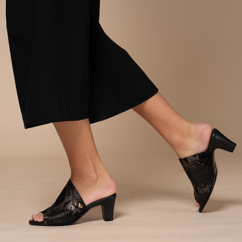 AUDREY Black snake heel