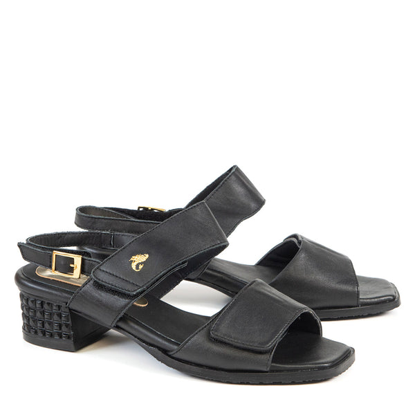 CELINE classy heeled black sandal
