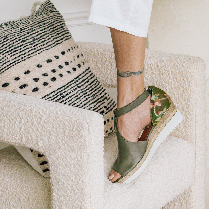 MAYA olive wedge sandal for sensitive feet Hallux Valgus Glamille